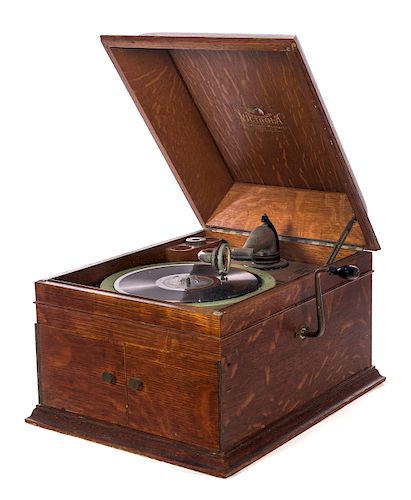 OAK VICTOR VICTROLA