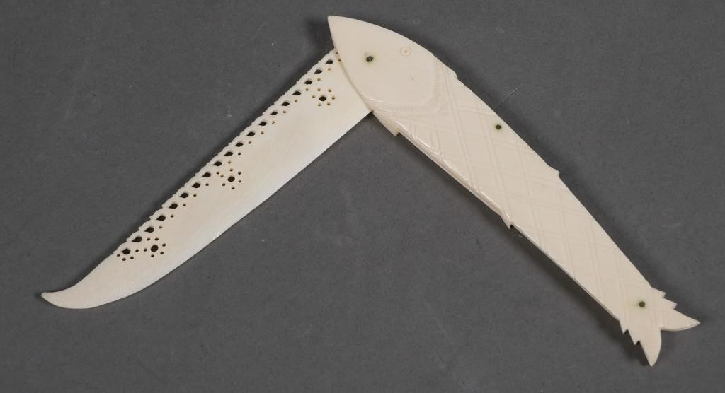 OLD CHINESE IVORY CARVING FISH