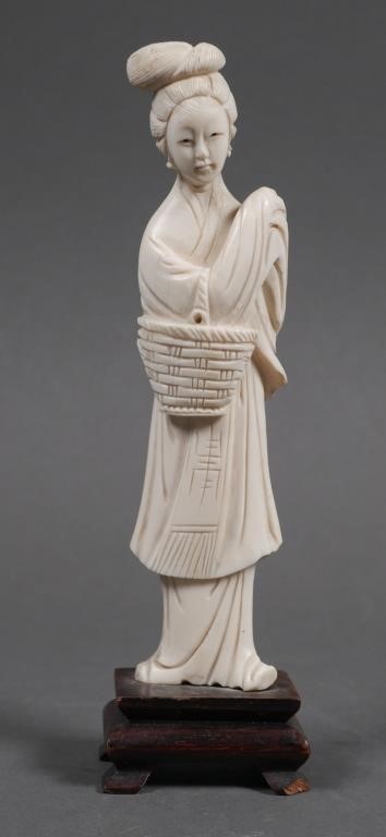 OLD CHINESE IVORY CARVING WOMAN