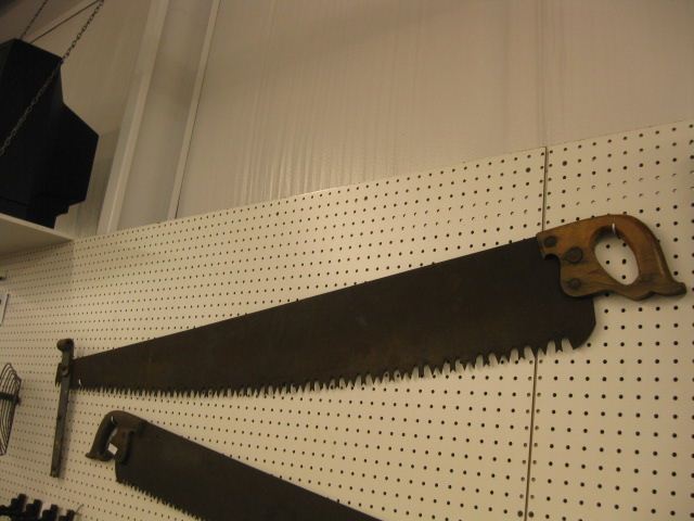 Old Large Saw 64''.