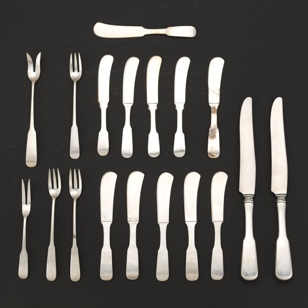 OLD NEWBURY CRAFTERS FLATWARE