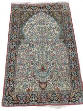 OLD PERSIAN PRAYER RUGOld Pers