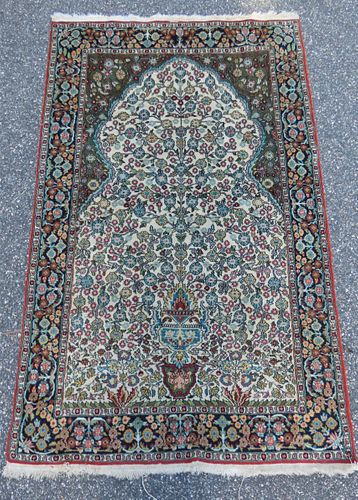 OLD TABRIZ PRAYER RUGOld Tabriz