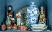 ONE BIN INCLUDING CHINESE DECO