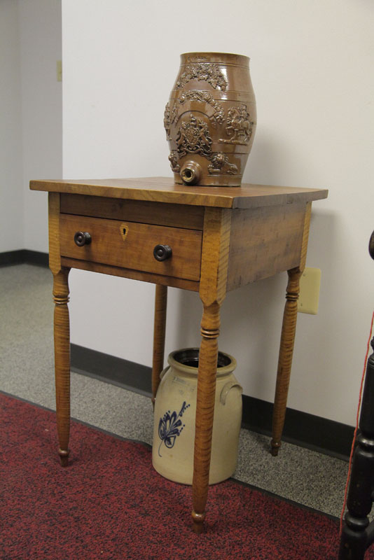 ONE DRAWER STAND. Cherry and