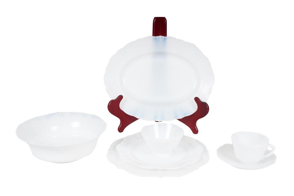 OPALINE GLASS DINNER SERVICEwith