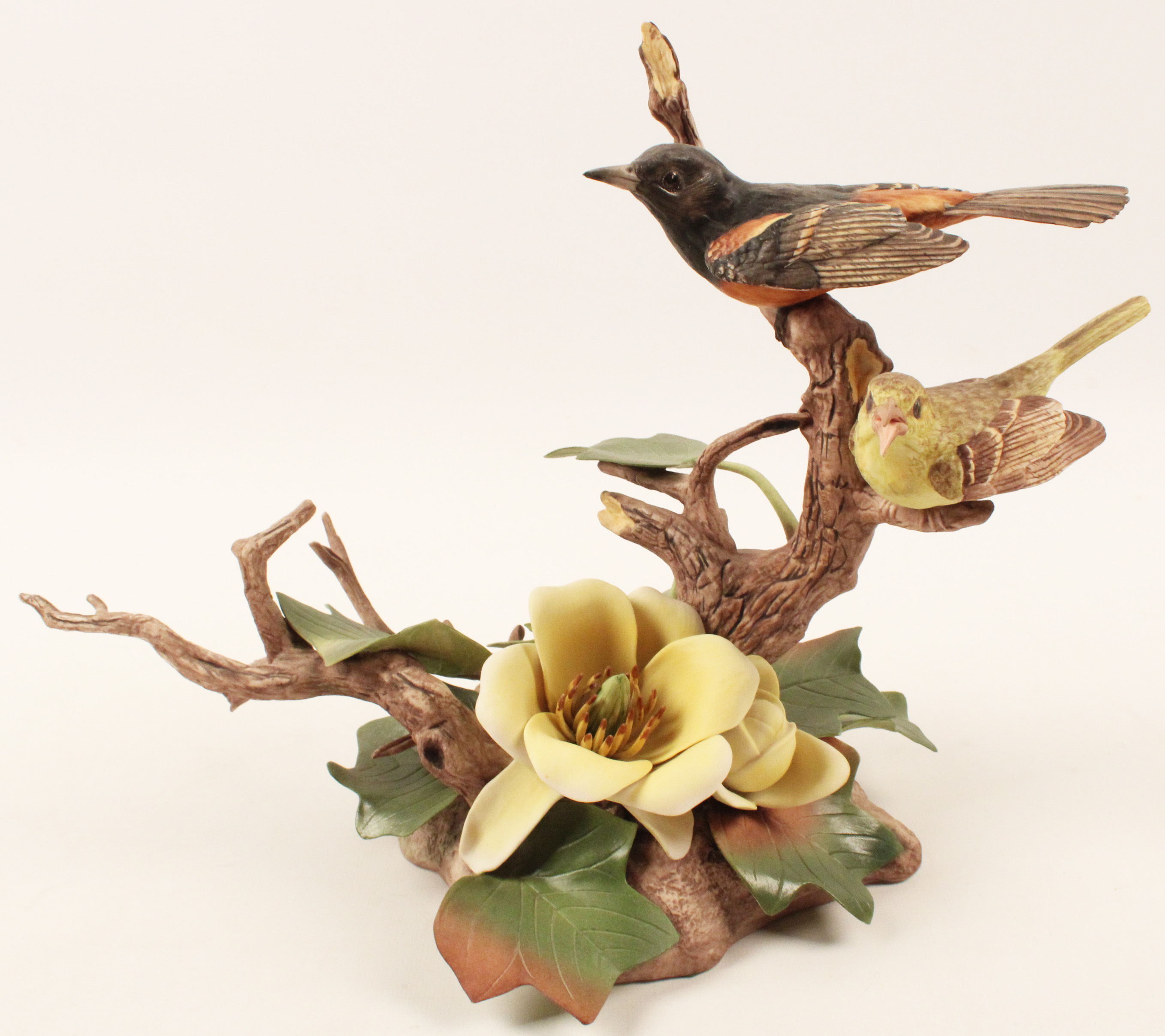 ORCHARD ORIOLE PORCELAIN BIRD MODEL
