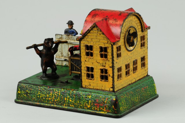ORGAN GRINDER & PERFORMING BEAR