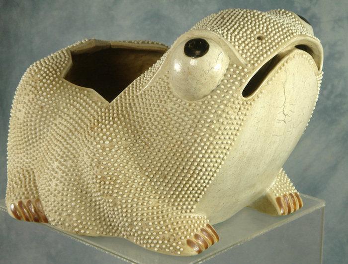 Oriental pottery frog planter,