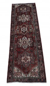 ORIENTAL RUG 3'2" X 10'7" HERI