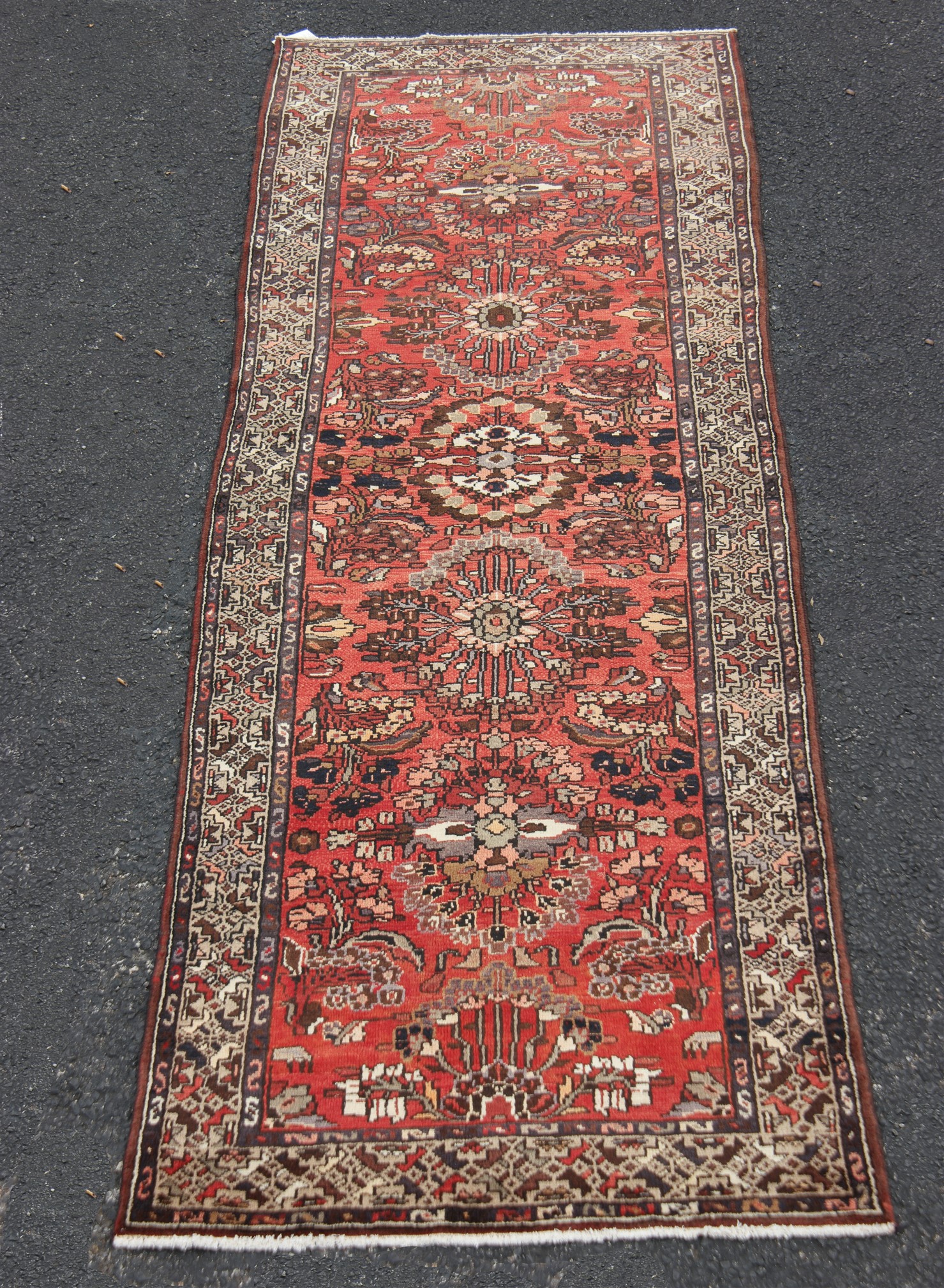 ORIENTAL RUG  3'4" X 10' LILIHAN