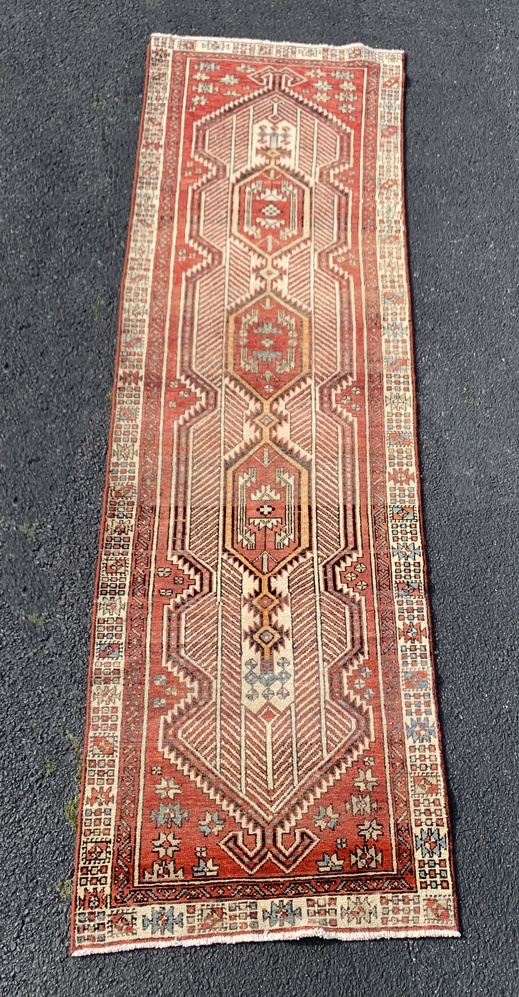 ORIENTAL RUG 3'4" X 11' SARAB