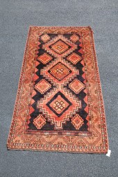 ORIENTAL RUG 4'10" X 10'5" LOR