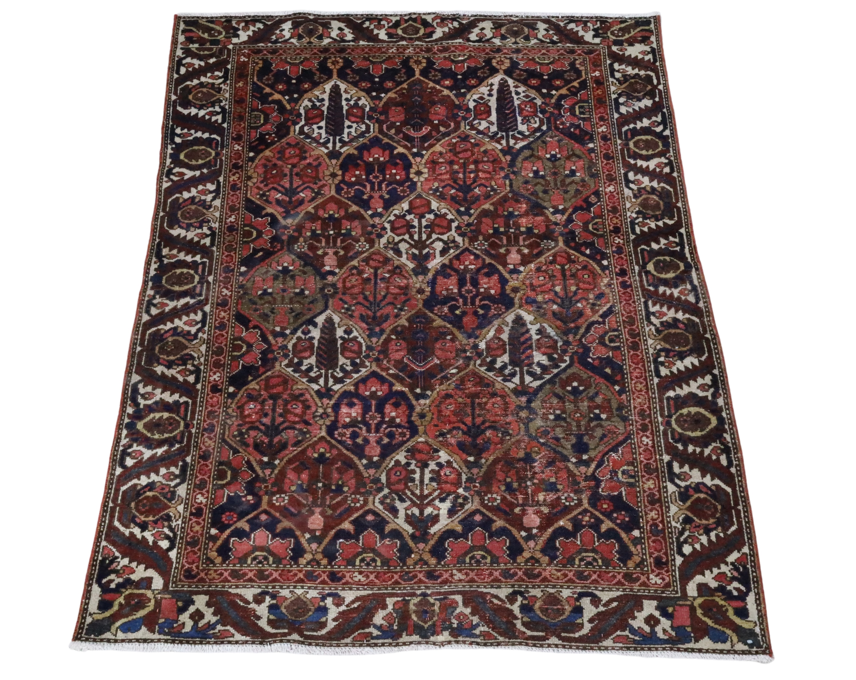 ORIENTAL RUG 4'10" X 6'5" BAKHTIARI