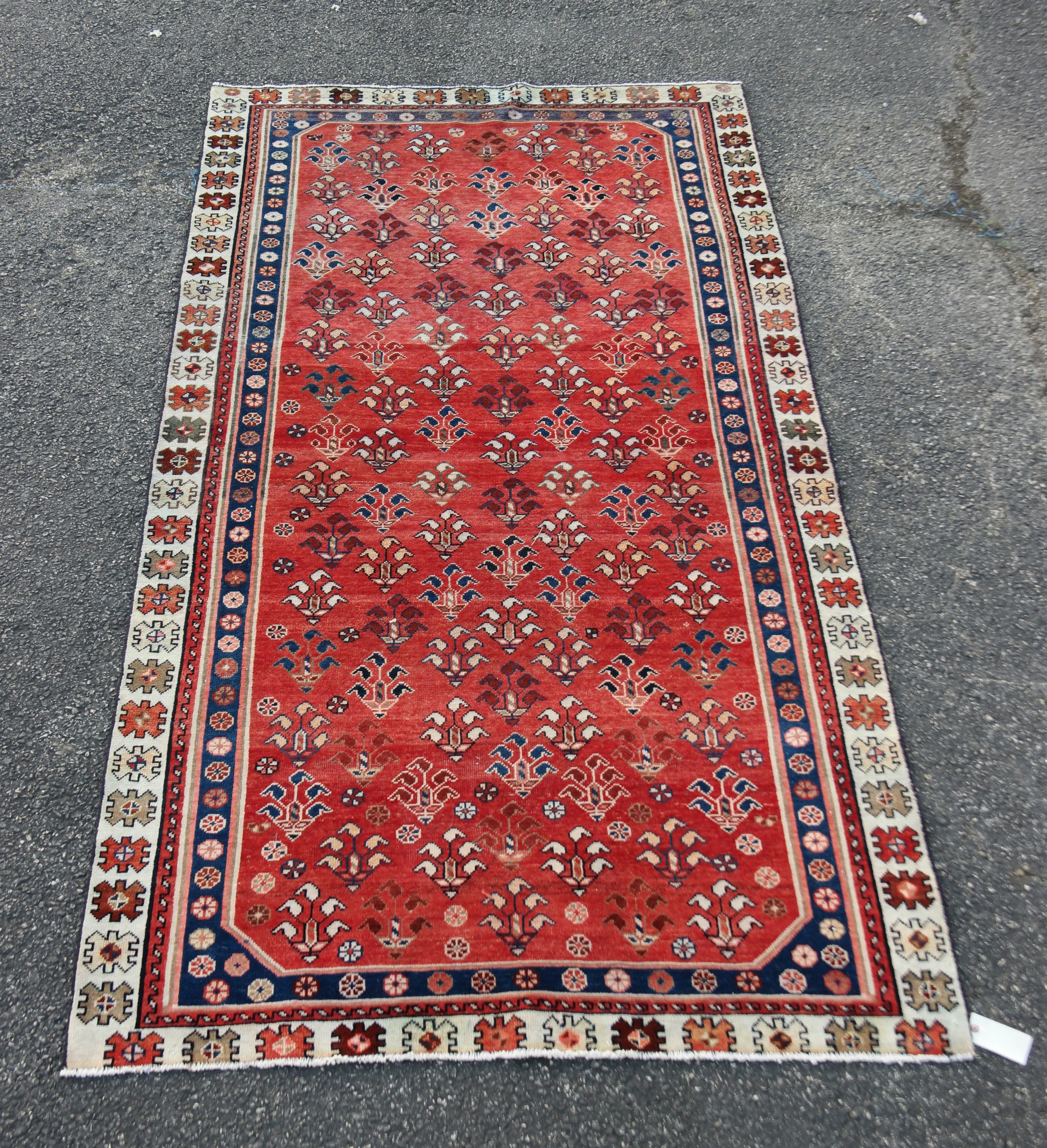 ORIENTAL RUG 4'10" X 9'4" AFSHAR