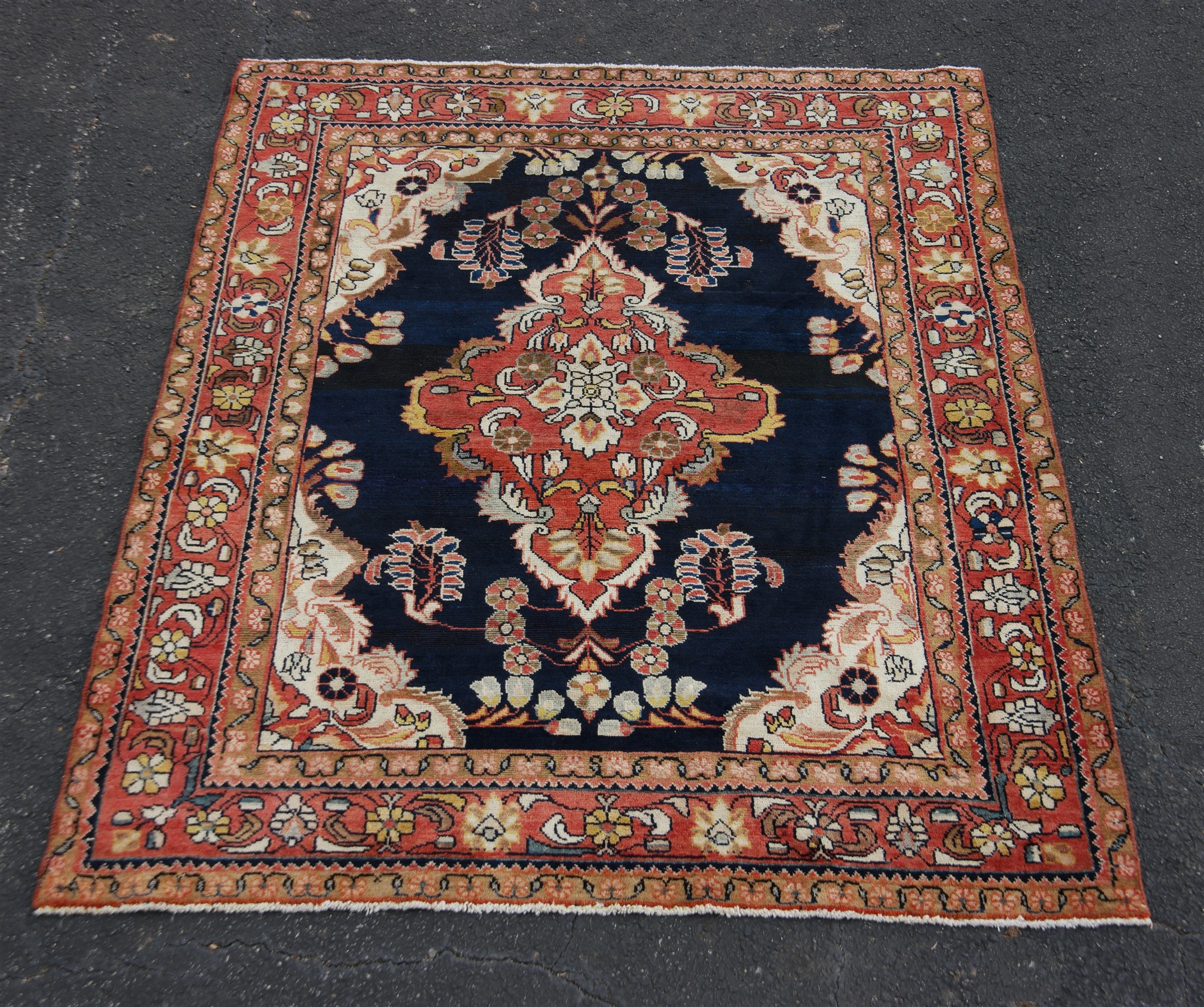 ORIENTAL RUG 5'4" X 6'9" LILIHAN