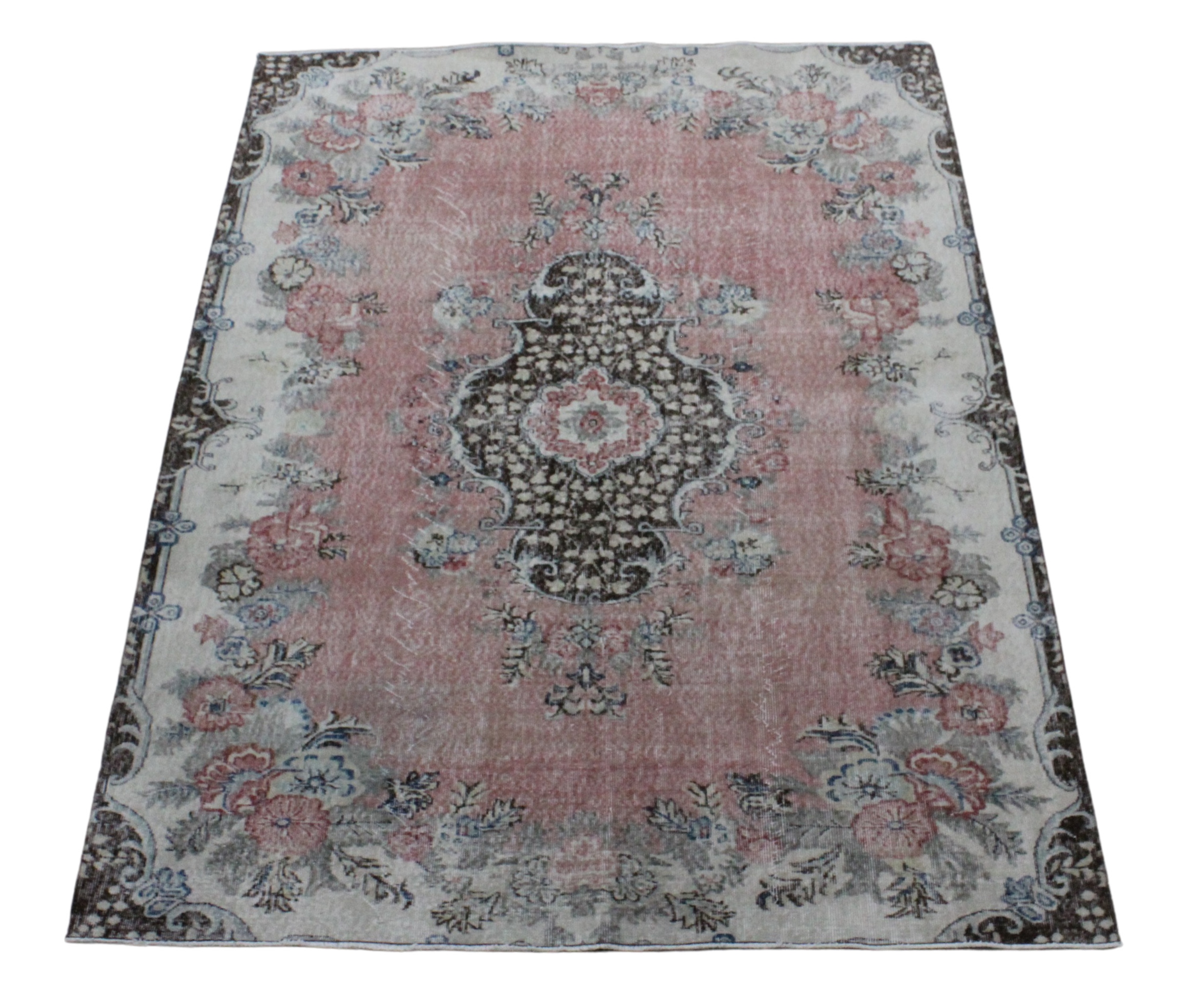 ORIENTAL RUG 5'7" X 8'10" OUSHAK