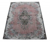 ORIENTAL RUG 5'7" X 8'10" OUSH