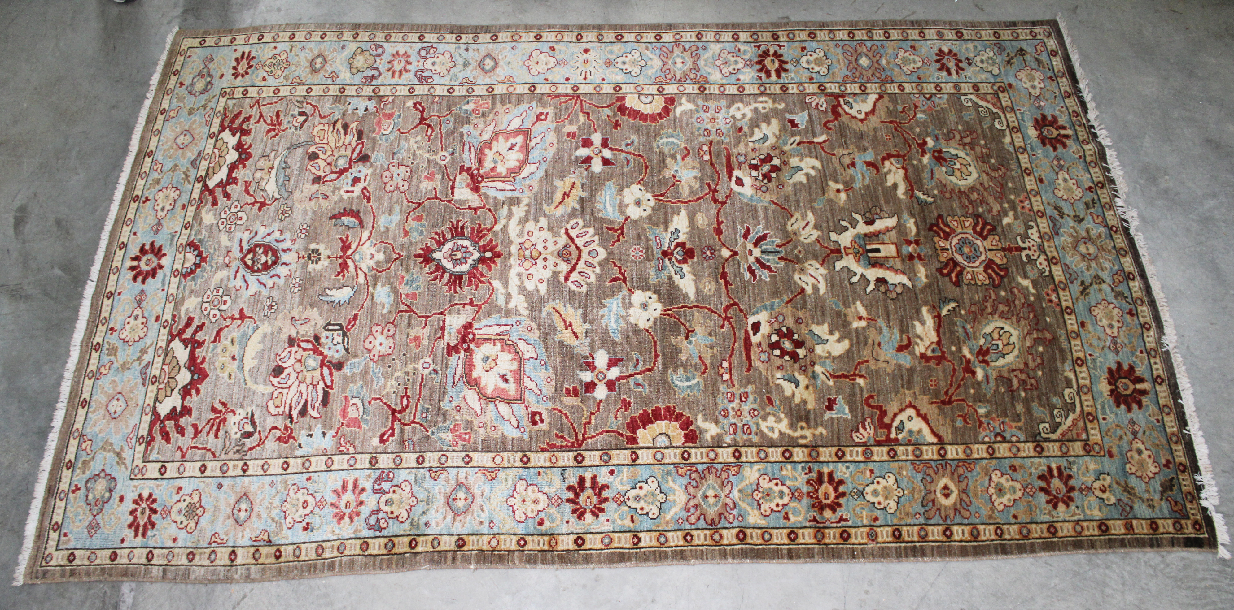 ORIENTAL RUG 6'9" X 10'9" MAHAL