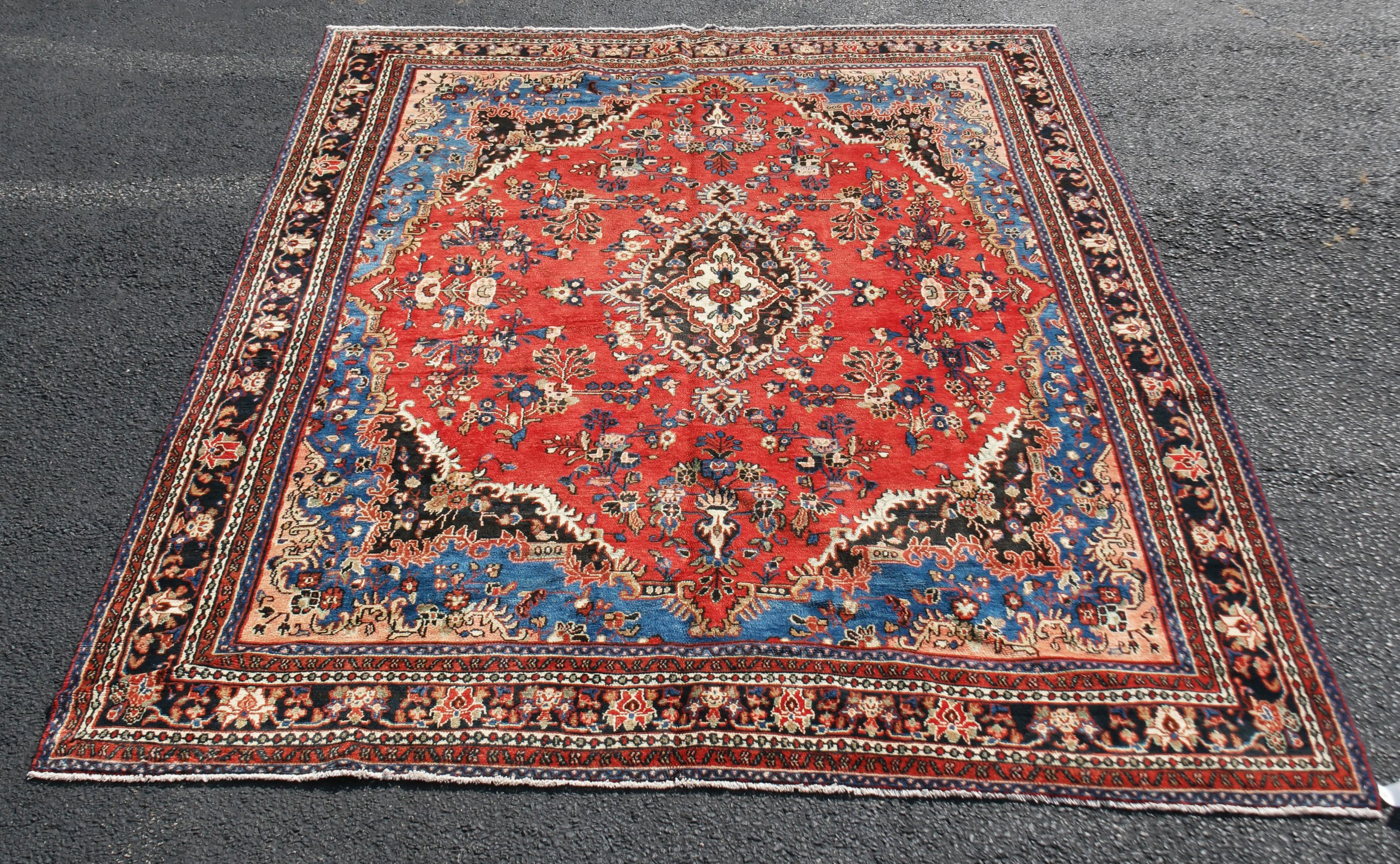 ORIENTAL RUG 8'8" X 11'8" HAMEDAN