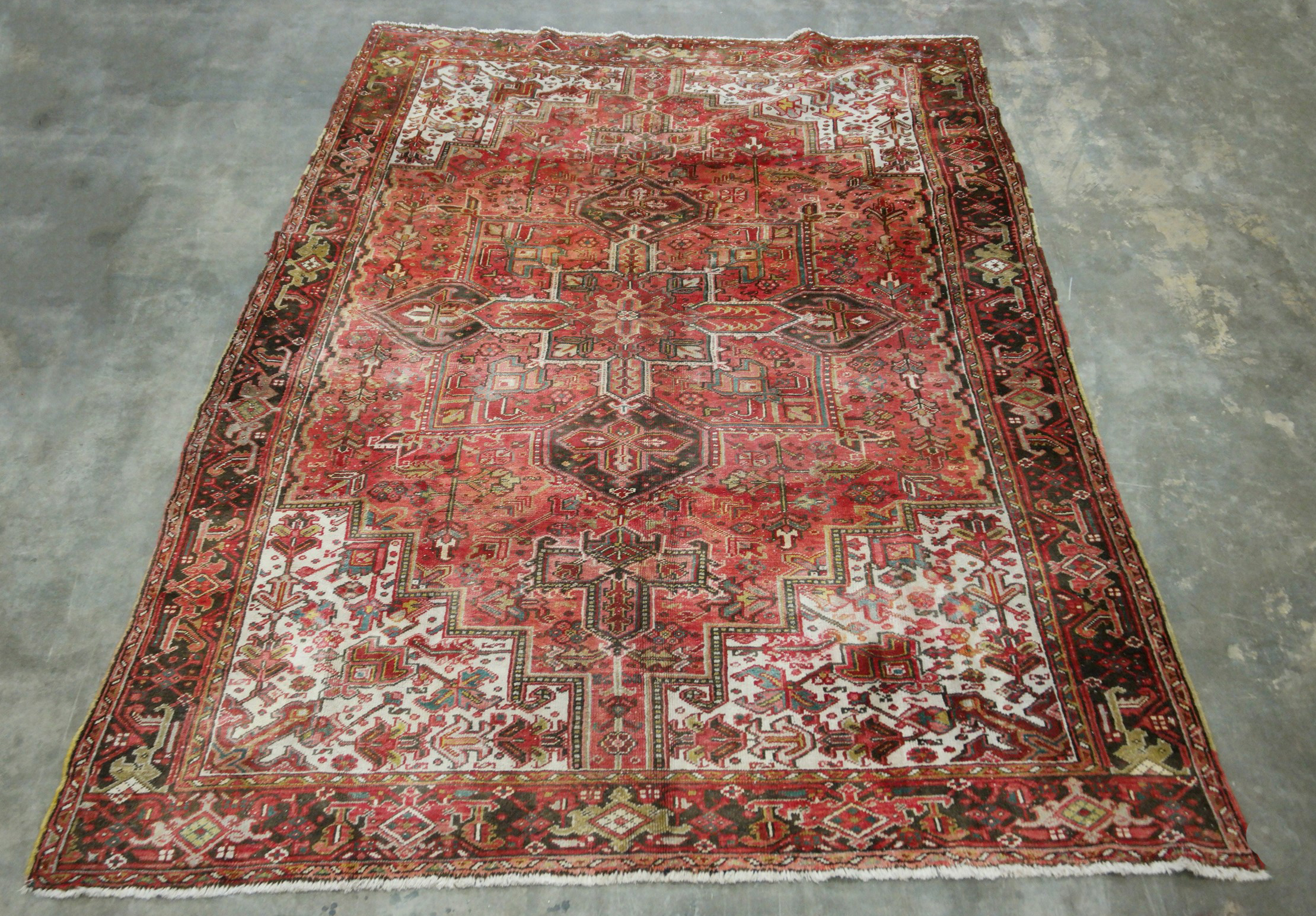 ORIENTAL RUG  8'9" X 12'3" HERIZ
