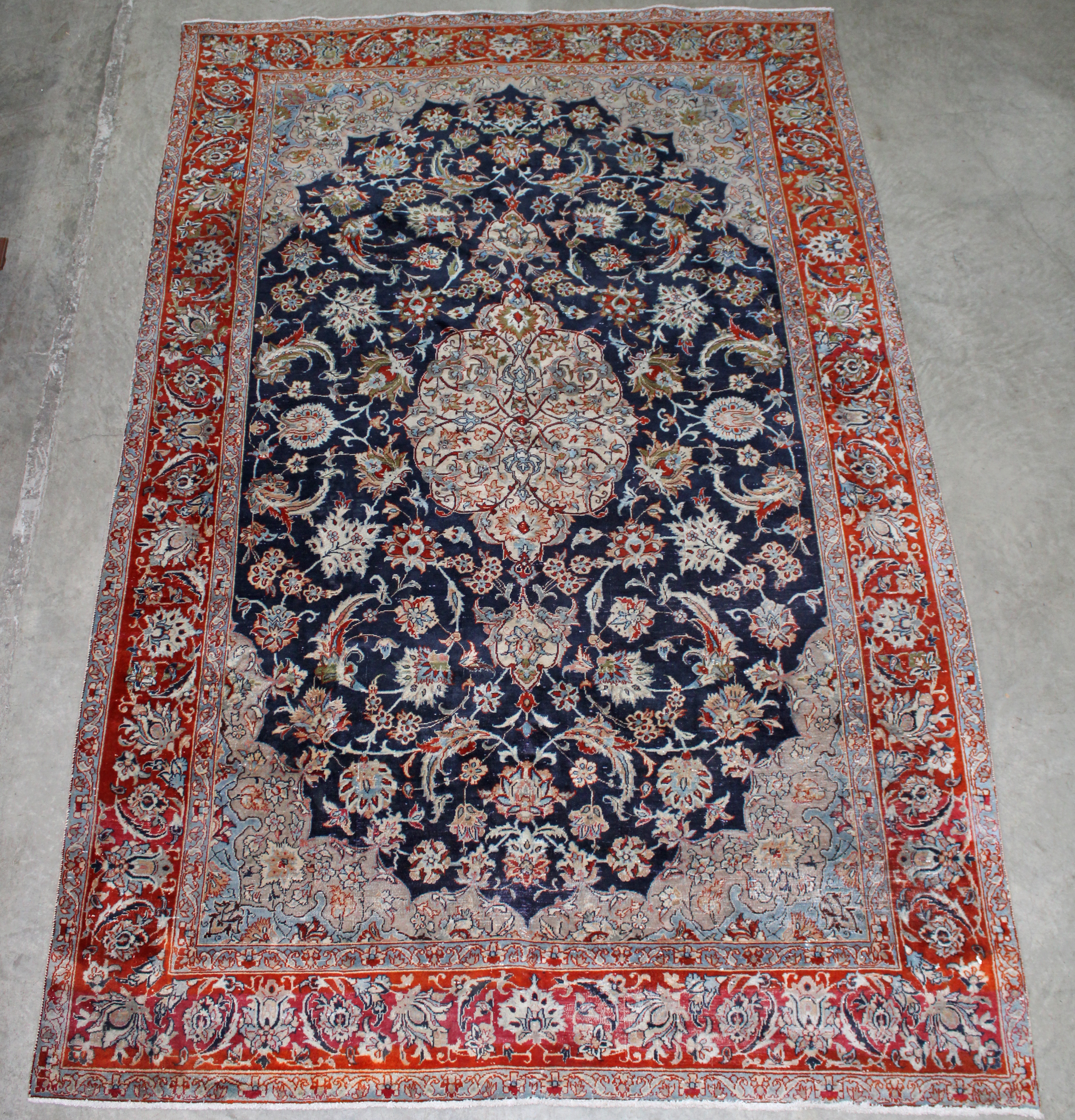 ORIENTAL RUG ISFAHAN 6'6" X 10'3"