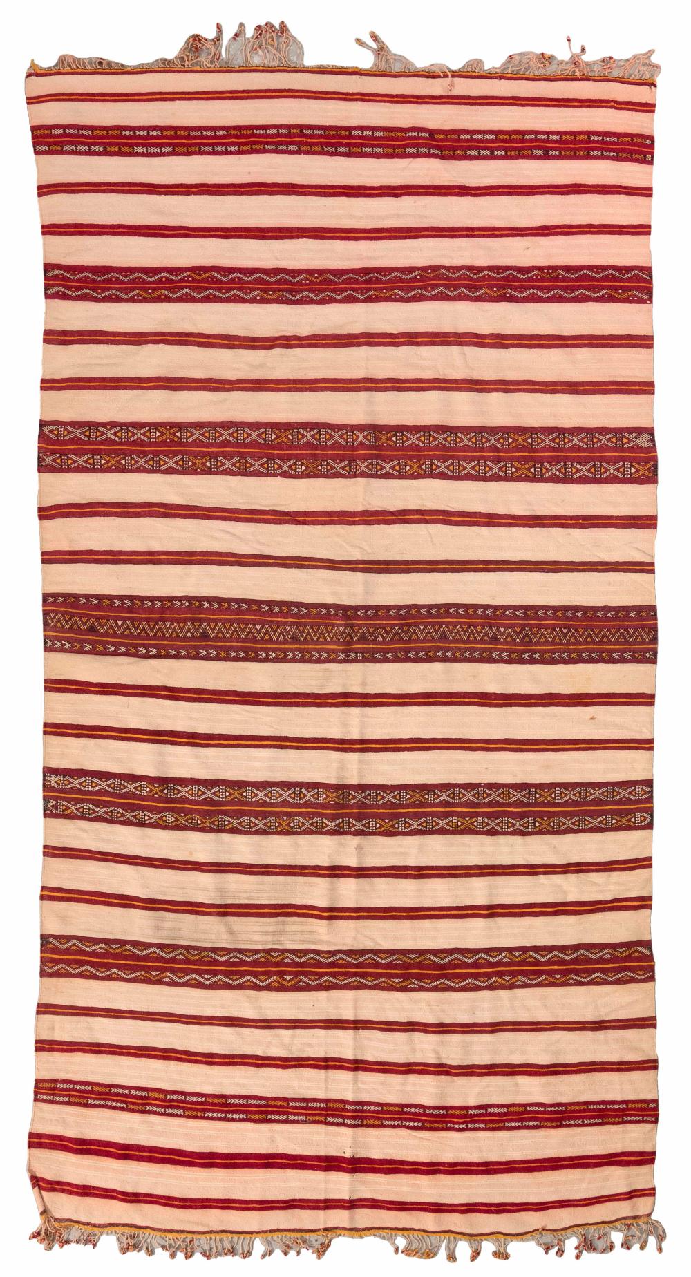 ORIENTAL RUG: MOROCCAN 4'8" X