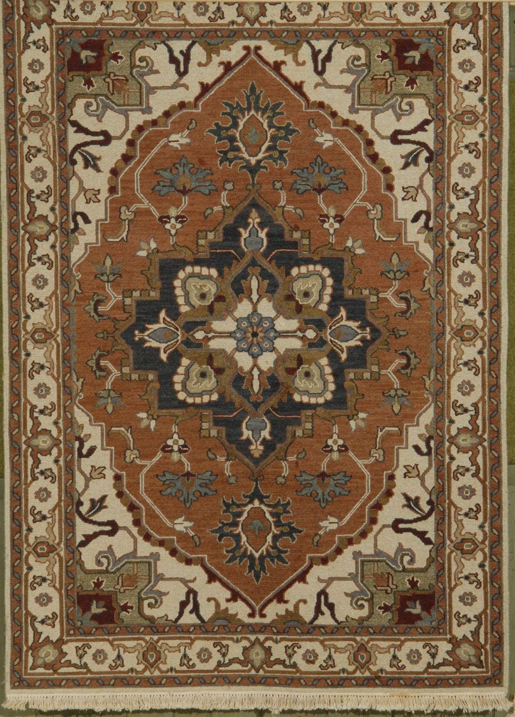 ORIENTAL RUG: SOUMAC IN SERAPI