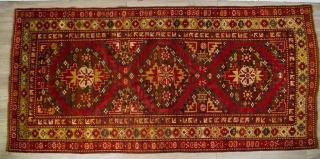 ORIENTAL RUGOriental Rug - Red with