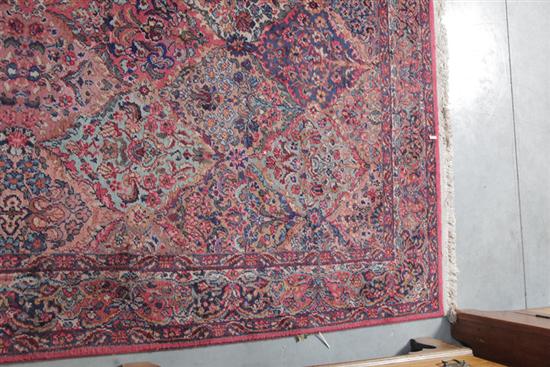 ORIENTAL STYLE AREA RUG. Karistan