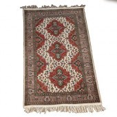 ORIENTAL STYLE RUGFinely woven