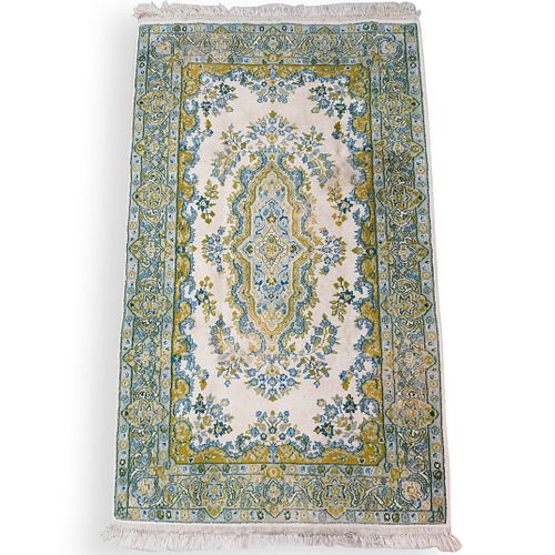 ORIENTAL WOOL RUGDESCRIPTION: An