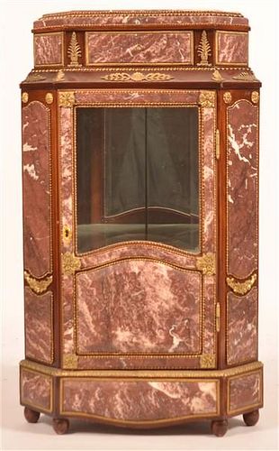 ORMULA MOUNTED MARBLE CORNER