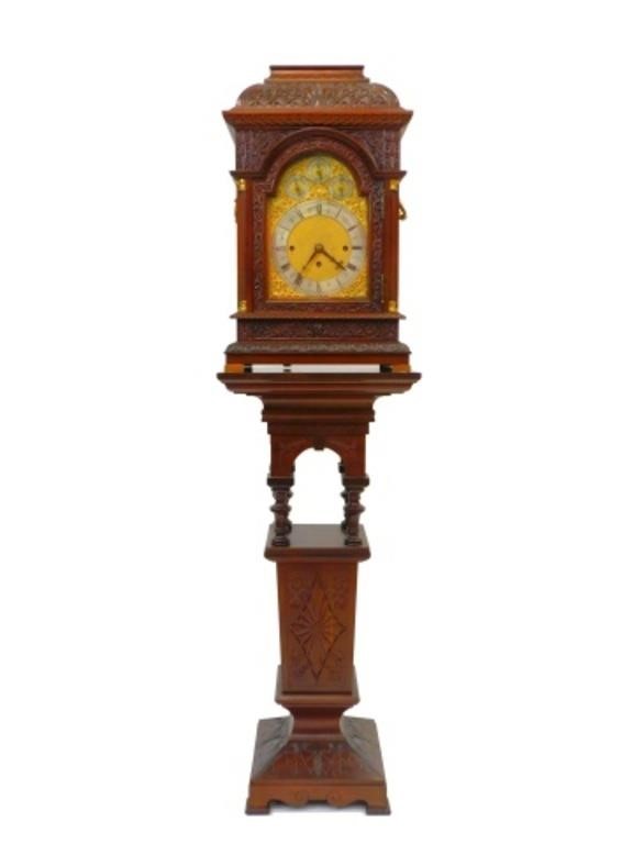 ORNATELY CARVED MAHOGANY BRACKET