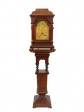 ORNATELY CARVED MAHOGANY BRACK