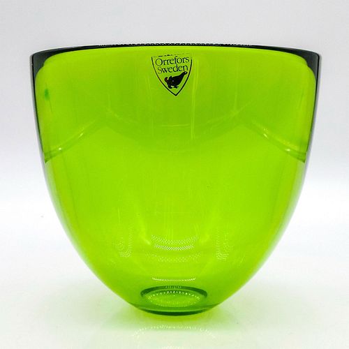 ORREFORS CRYSTAL LIME GREEN BOWL,