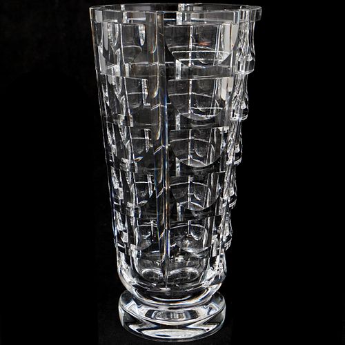 ORREFORS CRYSTAL VASEDESCRIPTION: