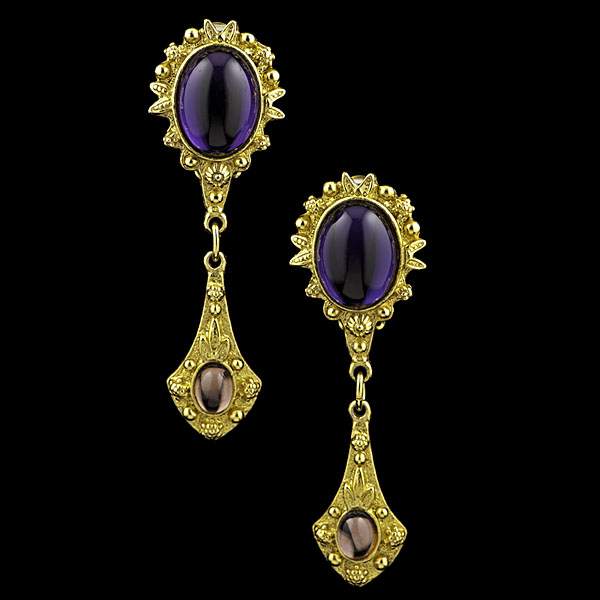 Oscar de la Renta 1990 Runway Ear