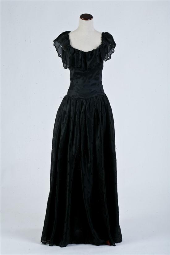 OSCAR DE LA RENTA BLACK SILK EYELET