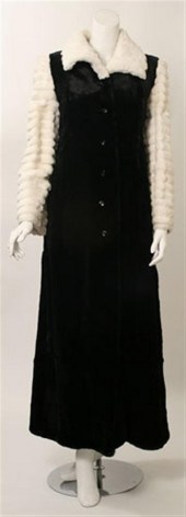 Oscar de la Renta black and wh
