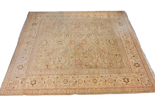 OUSHAK ORIENTAL CARPETOushak