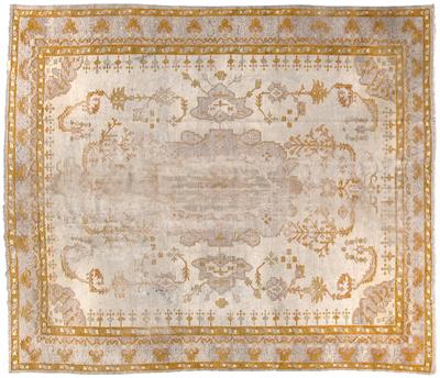 Oushak rug, amber central design on