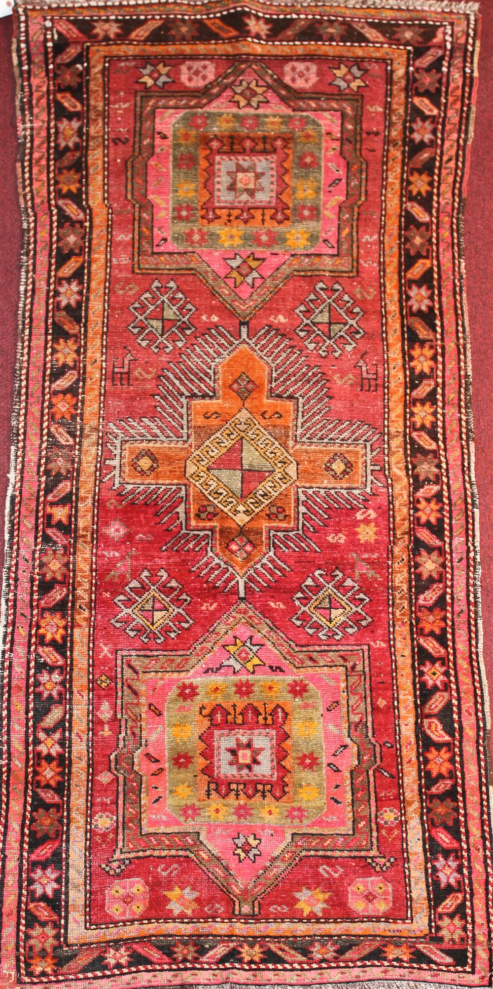 OUSHAK RUG approx. 7'10'' x