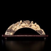 Outstanding Japanese Carved Er
