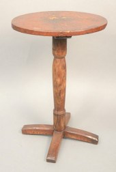 OVAL CANDLESTAND ON TURNED SHA