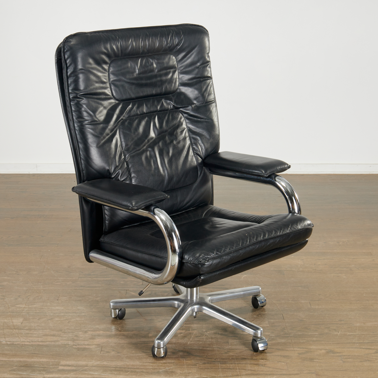 PACE COLLECTION, LEATHER, CHROME