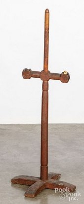PAINTED ADJUSTABLE FLOOR CANDL