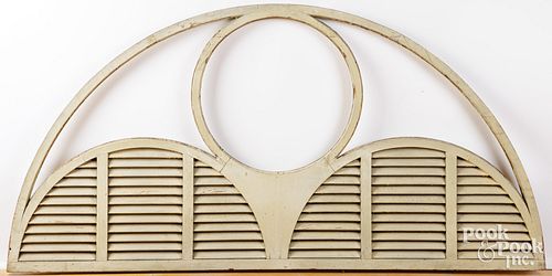 PAINTED LOUVERED PANELPainted