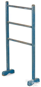 PAINTED PINE DRYING RACK<br>Pa