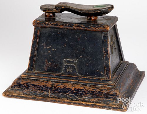 PAINTED SHOE SHINE BOX, CA.